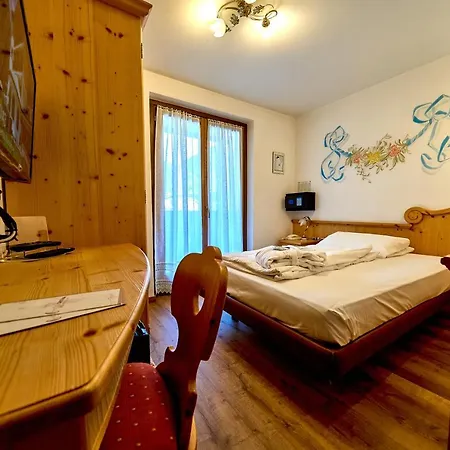 Cristina Hotel 4*